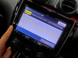 スイフト スイスポ スピーカー交換 ツイーター交換 スズキ純正ナビ デッドニング BOSEスピーカー　HOT WIRED 名古屋　イコライザー調整　クロスオーバー