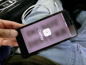 Cクラス　CarPlay コーディング　ミラーリング　インターフェース　後付けカープレイ　Apple CarPlay AndroidAuto iPhone