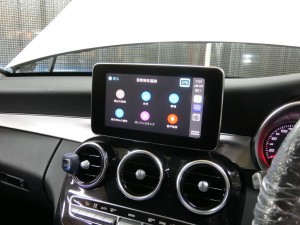 ベンツ　Sクラス　BENZ Cクラス　CarPlay コーディング　ミラーリング　インターフェース　後付けカープレイ　Apple CarPlay AndroidAuto iPhone 外部入力　AUX 有効化