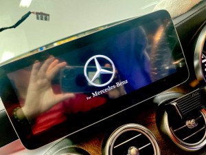 10.25インチ　ベンツ　Cクラス　W205 アンドロイド Apple CarPlay 4G YOUTUBE ミラーリング モニター交換 ナビ交換 ナビ取付 SIM iPhone