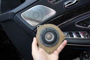 W222 前期 Sクラス　Apple CarPlay AndroidAuto ワイヤレス　ミラーリング　HOT WIRED 名古屋　コーディング　後付け　スピーカー交換 BURMESTER