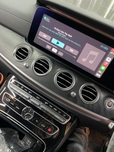 W213 Eクラス　ベンツ　ワイヤレス　CarPlay ドングル　AndroidAuto ミラーリング