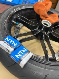 BUELL XB12 ベアリング交換　ホイールベアリング  HOT WIRED 名古屋