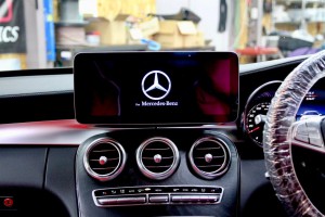 W205 後付けモニター　タッチパネル　10.25インチ 12.3インチ アンドロイド　CarPlay ナビ交換　ミラーリング　アンドロイドナビ　ANDROID ベンツ BMW