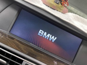 CIC BMW ナビ修理 HDD 再起動　グレーアウト　ブラックアウト　iDrive 電源落ちる　再起動