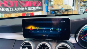 W205 Cクラス　後期型　12.3インチ　CarPlay ワイヤレス　ミラーリング　動画再生　ワイヤレスCarPlayドングル　HOT WIRED