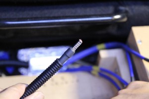 スピーカーケーブル　端末処理　圧着端子　皮膜　配線　コンテスト　絶縁