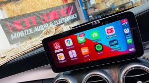 ワイヤレスCarPlay　無線化　ベンツ純正　AndroidAuto　w205 後期型　ドングル　ミラーリング　ワイヤレス化 youtube netflix