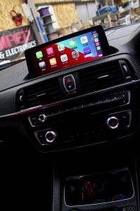 BMW M2 F30 F10 F15 G30 F34 F87 M2 M3 M4 Apple CarPlay ワイヤレス ミラーリング Android Auto 後付けCarPlay iPhone BMW純正ナビ コーディング 有効化 インストール 名古屋 グーグル YOUTUBE 動画 視聴 NBT NBTEVO EVO2 EVO CIC YAHOO カーナビ カープレイ  Android Auto アンドロイド