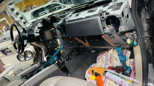 hummer h2 ハマー エスカレード　エバポレータ　洗浄　エアコン　修理　ブロア　ガス　冷えが悪い　効きが悪い