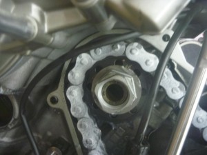 S1000RR BMW フロントスプロケット　スプロケット交換 チェーン交換 チェーンオイル スパ西浦　鈴鹿サーキット　ギア比　サーキット仕様