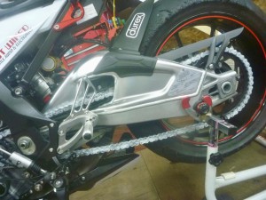 S1000RR BMW フロントスプロケット　スプロケット交換 チェーン交換 チェーンオイル スパ西浦　鈴鹿サーキット　ギア比　サーキット仕様