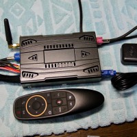 VISIT AI BOX アンドロイドBOX ANDROID 純正CarPlay 動画再生　動画視聴　有線　無線　ワイヤレス Apple CarPlay カープレイ エンターテイメント NETFLIX FULU AMAZON Youtube HDMI AUX 外部入力　映像出力　カメラ入力　GPS WIFI BLUETOOTH ベンツ AUDI