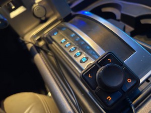 HUMMER H2 ワイヤレスCarPlay ミラーリング　YOUTUBE Android Auto 汎用　後付け　HDMI ビデオ入力　タホ　サバーバン　エスカレード アメ車　グーグルマップ　AMAZON ハマー