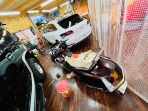 YAMAHA MAXAM マグザム　スピーカー取付　オーディオ　iPhone ワイヤレス　Bluetooth 防水スピーカー　HOT WIRED 名古屋　バイク　オーディオ　アンプ　ビッグスクーター　ジェットスキー
