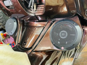 YAMAHA MAXAM マグザム　スピーカー取付　オーディオ　iPhone ワイヤレス　Bluetooth 防水スピーカー　HOT WIRED 名古屋　バイク　オーディオ　アンプ　ビッグスクーター　ジェットスキー　ロックフォード　名古屋　愛知県 ROCKFORD P152