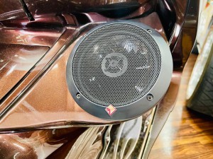 YAMAHA MAXAM マグザム　スピーカー取付　オーディオ　iPhone ワイヤレス　Bluetooth 防水スピーカー　HOT WIRED 名古屋　バイク　オーディオ　アンプ　ビッグスクーター　ジェットスキー　ロックフォード　名古屋　愛知県 ROCKFORD