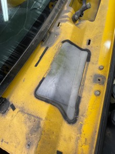 ハマー HUMMER H2 アメ車　エアコン　冷えない　修理　エバポレーター　ガス漏れ　コンプレッサー　エアコンフィルター　エバポレータ　洗浄　ブロアー　アクチュエーター　ブレンディングドア　温度調整　エアコンガス　外気　内記　匂い　臭い　消臭　キャビンエアフィルタ　エスカレード　タホ　サバーバン　ブロアーモーター