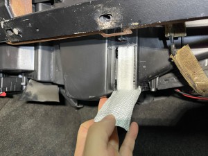 ハマー HUMMER H2 アメ車　エアコン　冷えない　修理　エバポレーター　ガス漏れ　コンプレッサー　エアコンフィルター　エバポレータ　洗浄　ブロアー　アクチュエーター　ブレンディングドア　温度調整　エアコンガス　外気　内記　匂い　臭い　消臭　キャビンエアフィルタ　エスカレード　タホ　サバーバン
