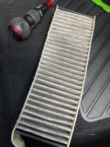 シトロエン　DS5 DS4 DS3 DS7 エアコン　臭い　ニオイ　効きが悪い　エアコン修理　エバポレータ　洗浄　エアコンフィルタ　ポーレンフィルタ