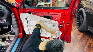 BMW MINI F60 R60 F56 F54 F55 ミニ　スピーカー交換　音質改善　ツイーター　ドアスピーカー　デッドニング　Mercury Car Audio Audible Physics セパレートスピーカー ウーハー交換　RAM3 2WAYセパレート　ドア　音漏れ