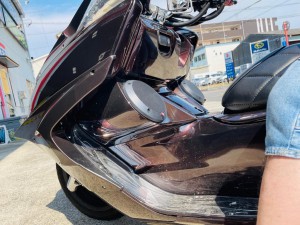 YAMAHA MAXAM マグザム　スピーカー取付　オーディオ　iPhone ワイヤレス　Bluetooth 防水スピーカー　HOT WIRED 名古屋　バイク　オーディオ　アンプ　ビッグスクーター　ジェットスキー　ロックフォード　名古屋　愛知県 ROCKFORD P152 ホットワイヤード
