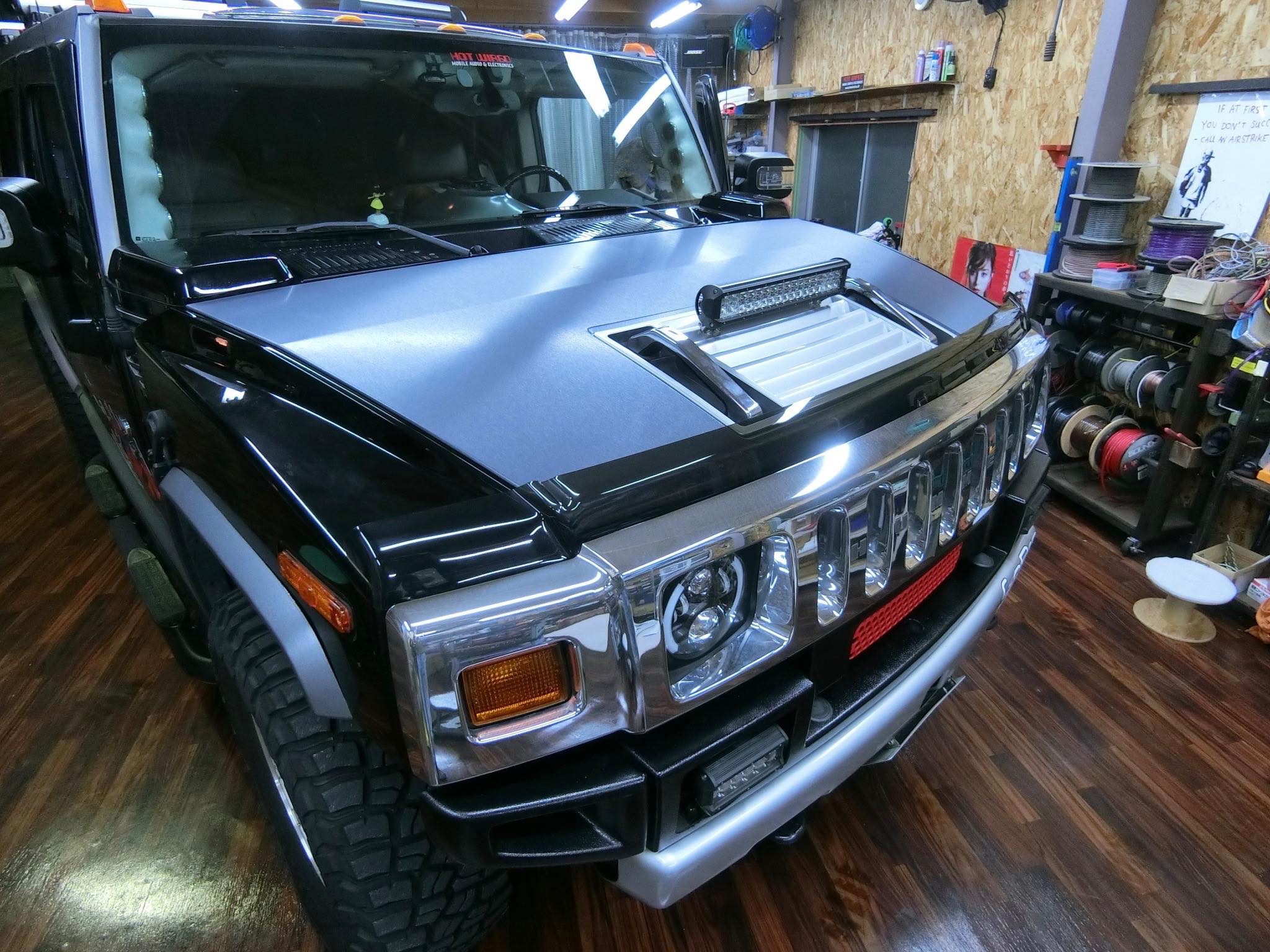 HUMMER H2 メタル調シートで、ボンネットをラッピングしてみた。