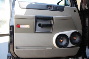 HUMMER H2 ドアスピーカー　ツイーター　スピーカー交換　ツイーター交換　カスタムカーオーディオ　アウターバッフル　ピラー埋込　Mercury Car Audio C62 張り替え　ドアパネル　デッドニング　Mercury Car Audio