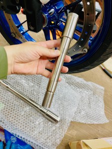 BUELL XB クロモリ　アクスルシャフト　クロモリシャフト　名古屋　HOT WIRED ビューエル　メンテナンス　オーバーホール
