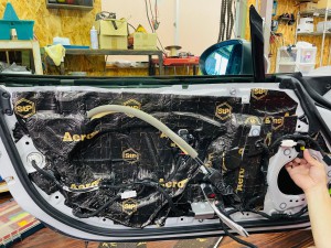 マツダ純正BOSE ボースサウンド　BOSEサウンド　NDロードスター　純正BOSE スピーカー交換 ツイーター交換　ヘッドレスト　ツイーター埋め込み　名古屋　ホットワイヤード