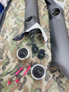 マツダ純正BOSE ボースサウンド　BOSEサウンド　NDロードスター　純正BOSE スピーカー交換 ツイーター交換　ヘッドレスト　ツイーター埋め込み　名古屋　ホットワイヤード　Mercury Car Audio C62