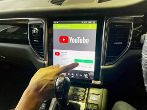 ポルシェ　マカン　テスラナビ　アンドロイドナビ　10.4インチモニター　ナビ交換　大型モニター　テスラ　CarPlay グーグルマップ　netflix fulu amazon apple iPhone バックカメラ　純正クラリオン　ポルシェ純正ナビ　PCI カイエン　HOT WIRED 名古屋