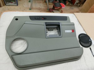 HUMMER H2 ドアスピーカー　ツイーター　スピーカー交換　ツイーター交換　カスタムカーオーディオ　アウターバッフル　ピラー埋込　Mercury Car Audio C62 張り替え　ドアパネル　デッドニング
