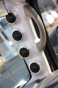 HUMMER H2 ドアスピーカー　ツイーター　スピーカー交換　ツイーター交換　カスタムカーオーディオ　アウターバッフル　ピラー埋込　Mercury Car Audio C62 張り替え　ドアパネル　デッドニング　4連ツイーター