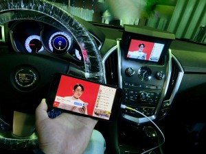 キャデラック　純正ナビ　後付けCarPlay ワイヤレスCarPlay ミラーリング SRX エスカレード　コルベット　カマロ　マスタング　GM アメ車　外部入力　Bluetooth 映像入力