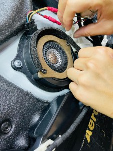 Audi A6 BOSE スピーカー交換　スコーカー　ツイーター　後付けCarPlay 音質向上　ウーハー　B&O