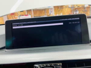 BMW 純正ナビ　再起動を繰り返す　電源が落ちる　ナビ修理　カーナビ　修理　交換　コーディング　NBT CIC EVO ベンツ純正ナビ　地図データ更新　ヘッドユニット　HDD ハードディスク　ナビ修理　名古屋