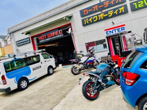 HOT WIRED 名古屋　カーオーディオショップ　クッションフロアー　ガレージの床　工場の床　床材　ガレージのフロアー　ワックスがけ　床ワックス