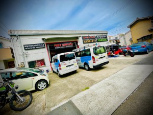 HOT WIRED 名古屋　カーオーディオショップ　クッションフロアー　ガレージの床　工場の床　床材　ガレージのフロアー　ワックスがけ　床ワックス　ホットワイヤード