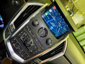キャデラック　純正ナビ　後付けCarPlay ワイヤレスCarPlay ミラーリング SRX エスカレード　コルベット　カマロ　マスタング　GM アメ車　外部入力　Bluetooth 映像入力