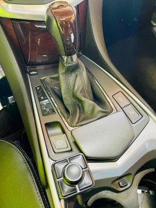 キャデラック　純正ナビ　後付けCarPlay ワイヤレスCarPlay ミラーリング SRX エスカレード　コルベット　カマロ　マスタング　GM アメ車　外部入力　Bluetooth 映像入力