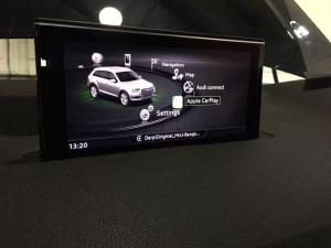 AUDI CarPlay 後付けCarPlay Apple CarPlay ワイヤレス　iPhone Android Auto 無線化　有効化　コーディング　アウディ　MMI インストール　ミラーリング　動画再生　YOUTUBE Netflix プライムビデオ　CarPlayインターフェース　CarPlayモジュール　標準装備　純正　カープレイ　名古屋　ホットワイヤード