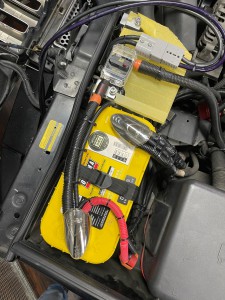 HUMMER H2 バッテリー交換　大型バッテリー　バッテリー取付　ドライバッテリー　サブバッテリー　電源強化　ハマー　名古屋　ホットワイヤード