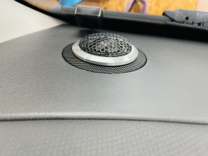 シトロエン　C3 C4 スピーカー交換　ツイーター交換　デッドニング　音質向上　カーオーディオ　カープレイ　CarPlay Bluetooth サブウーハー  DAP 外部入力 デジタル入力　iPhone スマホ　ミラーリング　C62