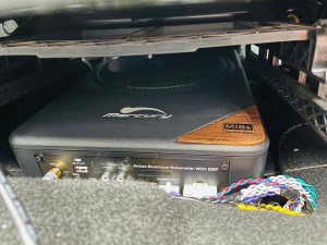 シトロエン　C3 C4 スピーカー交換　ツイーター交換　デッドニング　音質向上　カーオーディオ　カープレイ　CarPlay Bluetooth サブウーハー  DAP 外部入力 デジタル入力　iPhone スマホ　ミラーリング　ワイヤリング　サブウーハー  設置場所