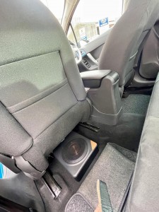 シトロエン　C3 C4 スピーカー交換　ツイーター交換　デッドニング　音質向上　カーオーディオ　カープレイ　CarPlay Bluetooth サブウーハー  DAP 外部入力 デジタル入力　iPhone スマホ　ミラーリング　ワイヤリング　サブウーハー  設置方法
