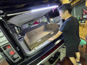 SUV 四駆　トランク　カーゴスライド　キャンパー　車中泊　ベッド　スライド　引き出し　ミニバン　HUMMER H2 デッドニング　断熱材　吸音　CARGO SLIDE TRUCK BED