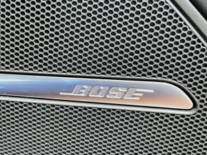 audi アウディ　純正 bose ボーズ　スピーカー交換　音質改善　音質向上　カーオーディオ　純正ナビ　ボーズサウンド　ボーズシステム　boseシステム boseサウンド　ホットワイヤード　ツイーター　ウーハー　センタースピーカー