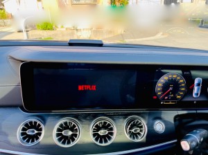 ベンツ　カープレイ　ワイヤレス　アンドロイドBOX android ai box ネットフリックス　プライムビデオ  ユーチューブ　CarPlay プレイストア　グーグル　ngt5.5 ntg6 ntg5.0 ntg5s1 動画アプリ　サブスク　動画再生　Netflix