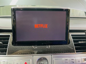 アウディ　後付け　カープレイ　ワイヤレス　CarPlay 適合確認　AUDI MMI 外部入力　コーディング　有効化　アクティベート　ネットフリックス　動画視聴　動画再生